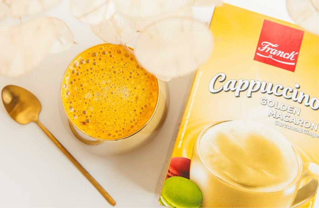 Golden Macaron Cappuccino